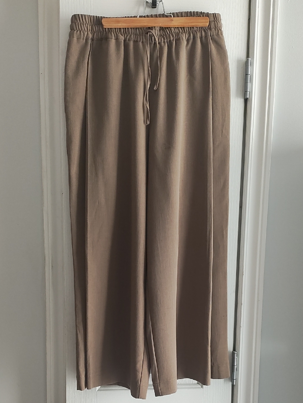 OAK + FORT Wide-Leg Drawstring Cropped Pant In Taupe